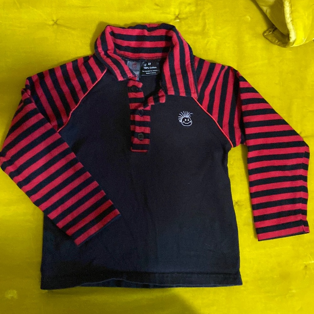 Knucklehead toddler long sleeve shirt. Very cute. Size is 4T